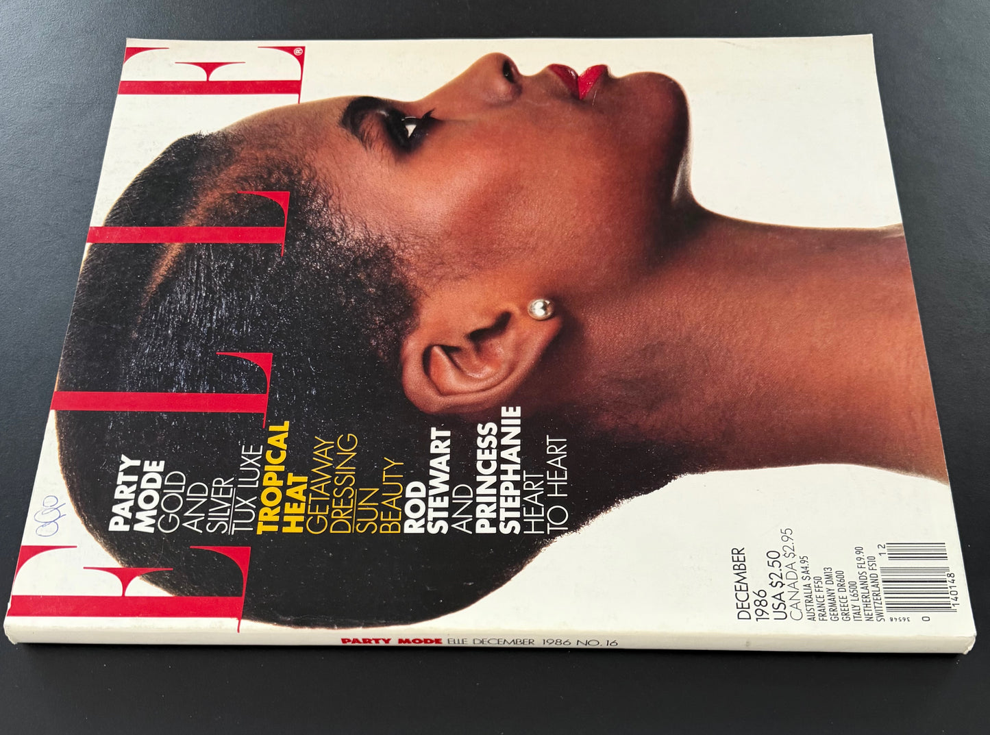 ELLE US December 1986 - Karen Alexander by Gilles Bensimon